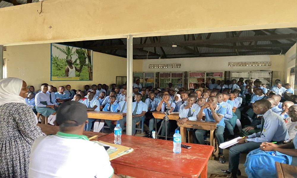 islamic-university-in-uganda-hosts-career-guidance-session-at-sironko-parents-school